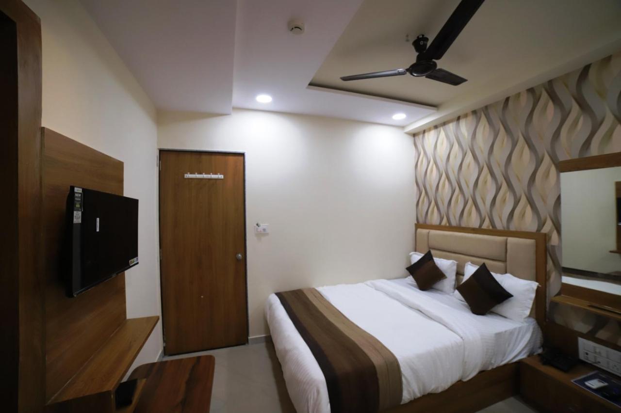 Hotel Surya Villa Ahmedabad Exterior foto