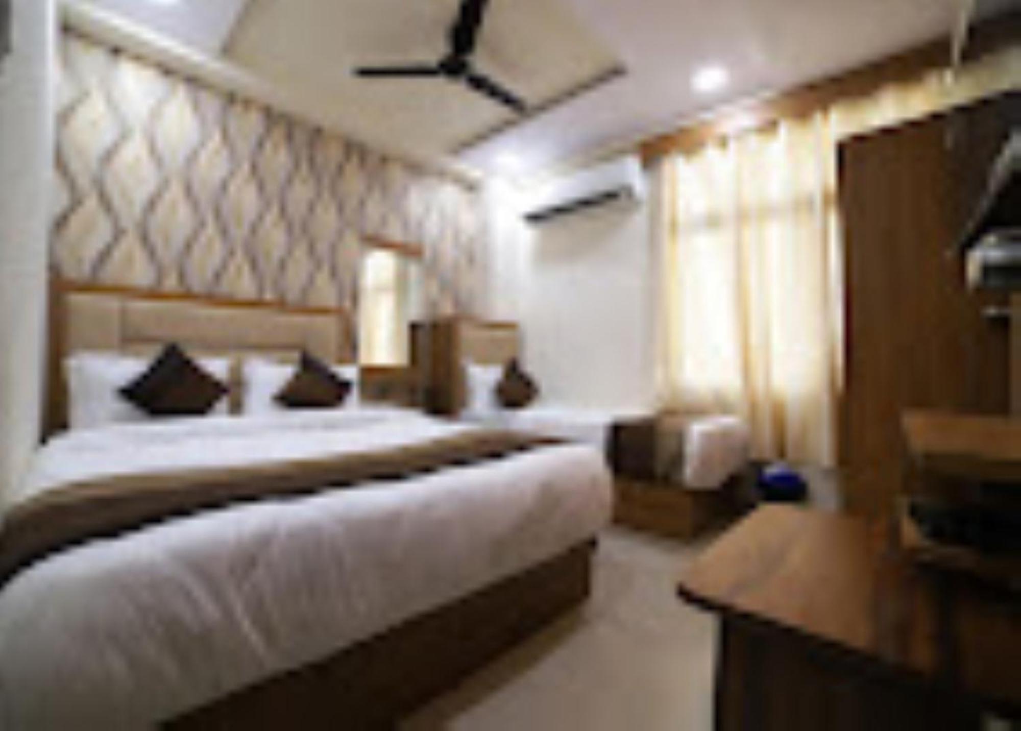 Hotel Surya Villa Ahmedabad Exterior foto